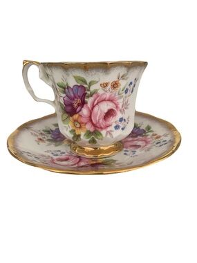 Vintage Floral Bone China Tea Cup & Saucer Set Elizabethan England Tea Party